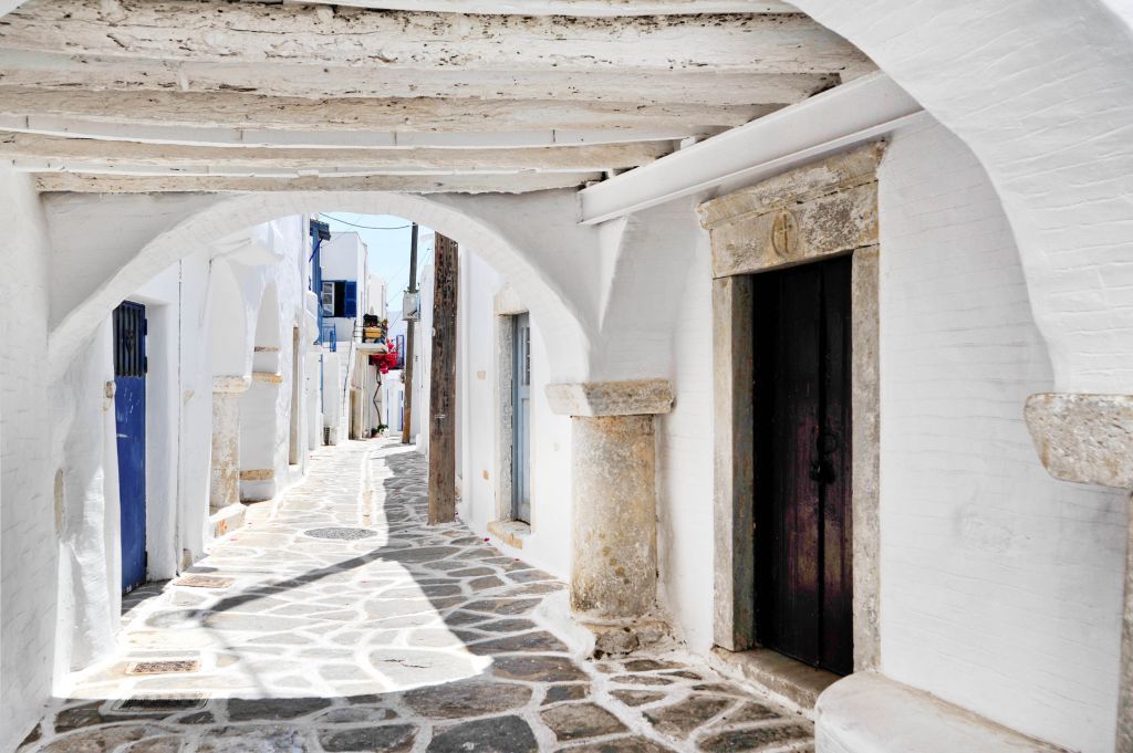1-paros-sokakia-paroikia-dsc9082