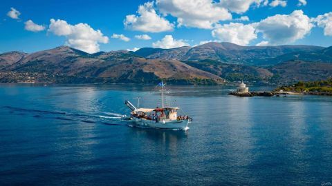 Full day traditional boat cruise with lunch 1