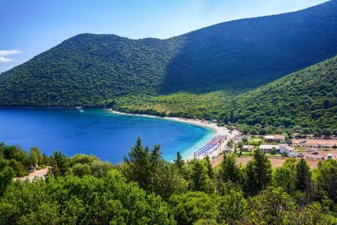 Melissani Lake and Antisamos Beach private tour 1