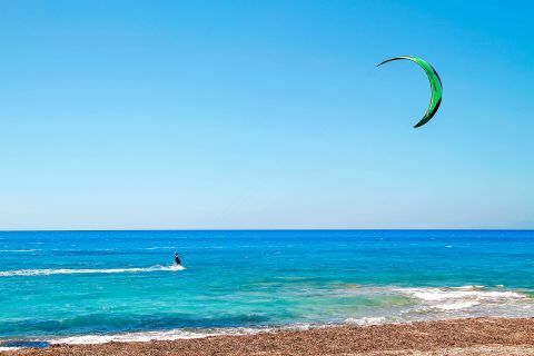 Kitesurfing