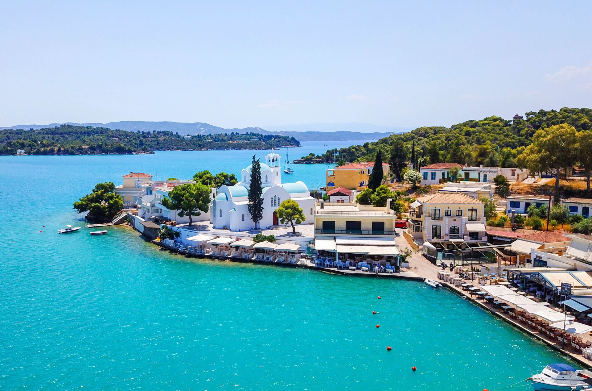 Porto Heli: Town