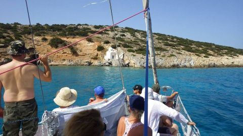 Full day sailing cruise with snacks and drinks
