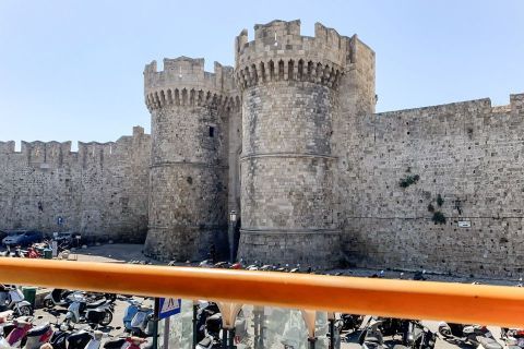 Hop on Hop off Sightseeing Bus Tour 2